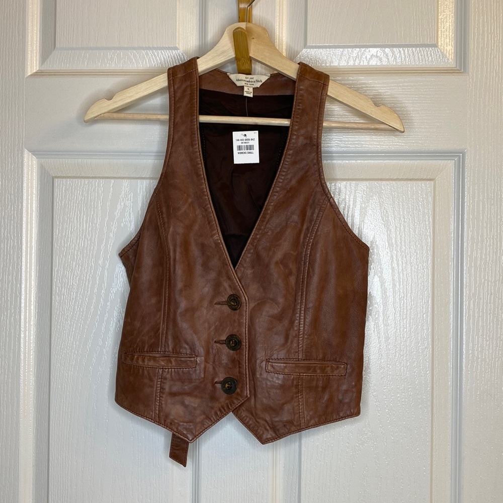 NWT New with Tags Abercrombie & Fitch A&F Brown 100% Genuine Leather Vest Small